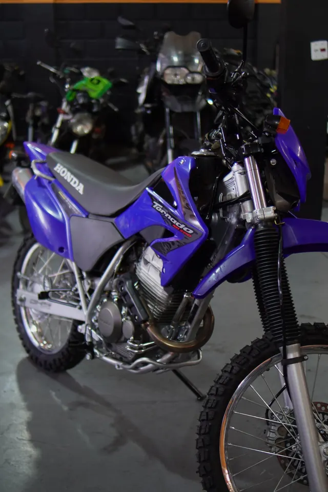 Motocicleta na oficina MM Motos