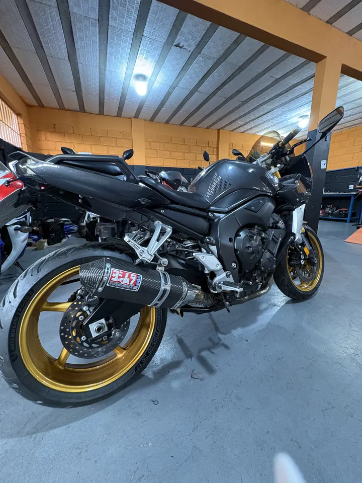 Motocicleta na oficina MM Motos