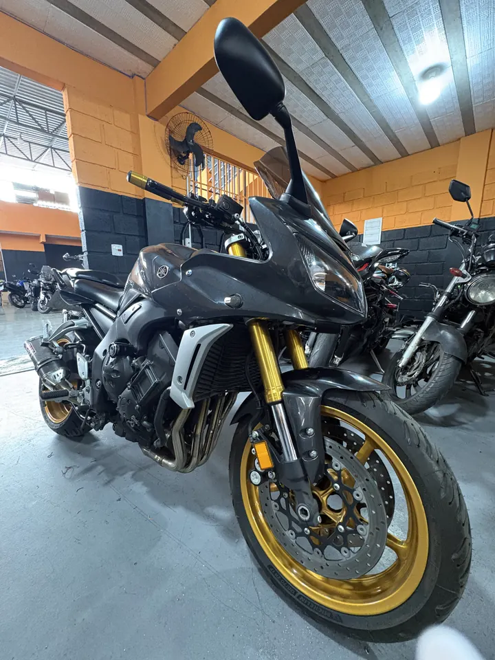 Motocicleta na oficina MM Motos