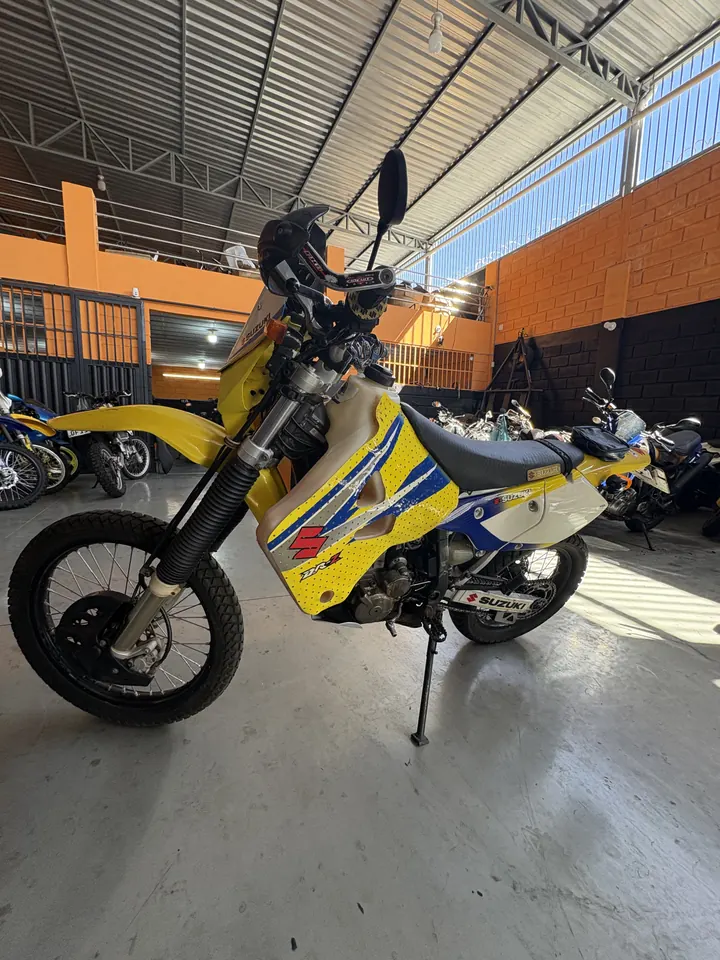 Motocicleta na oficina MM Motos