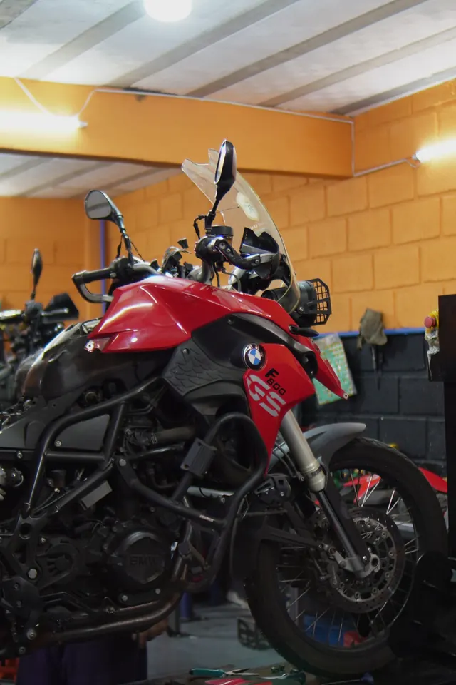 Motocicleta na oficina MM Motos